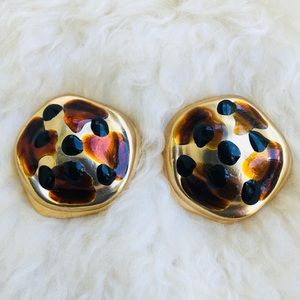 Chunky Goldtone round clip on earrings